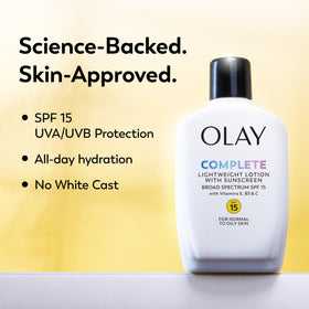 Olay Crème Hydratante Visage SPF 15 application sur la main
