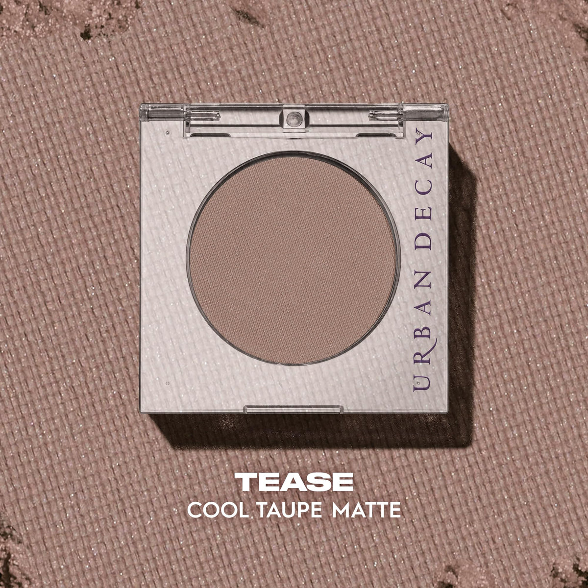 Ombre à Paupières URBAN DECAY Cool Taupe Mat sur peau