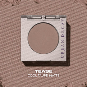 Ombre à Paupières URBAN DECAY Cool Taupe Mat sur peau