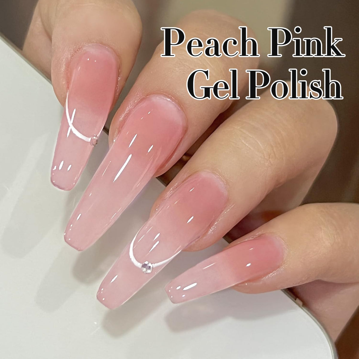 Ongles manucurés avec le vernis gel Double Rhythm rose pâle