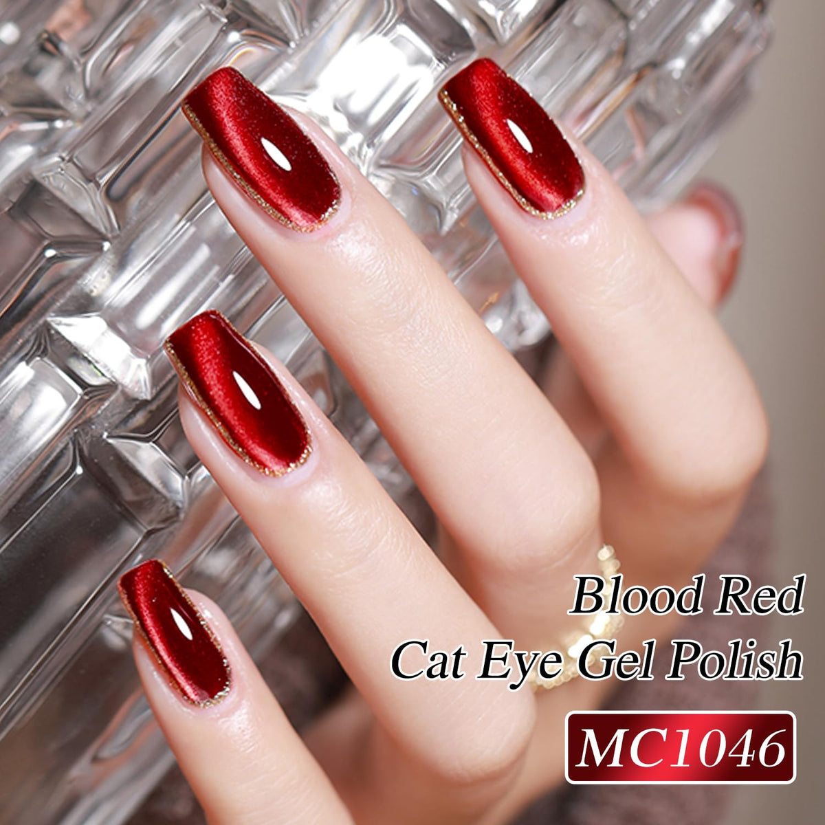 Ongles manucurés avec vernis gel Cat Eye rouge