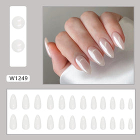 Ongles press on CTTHNBD en amande avec lime et accessoires