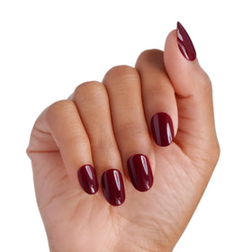 Ongles press-on imPRESS montrant la finition gel