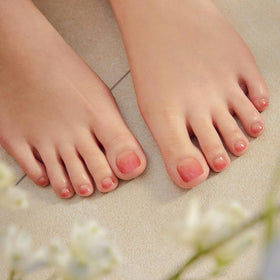 Ongles réalisés avec les strips de gel ohora, finition parfaite