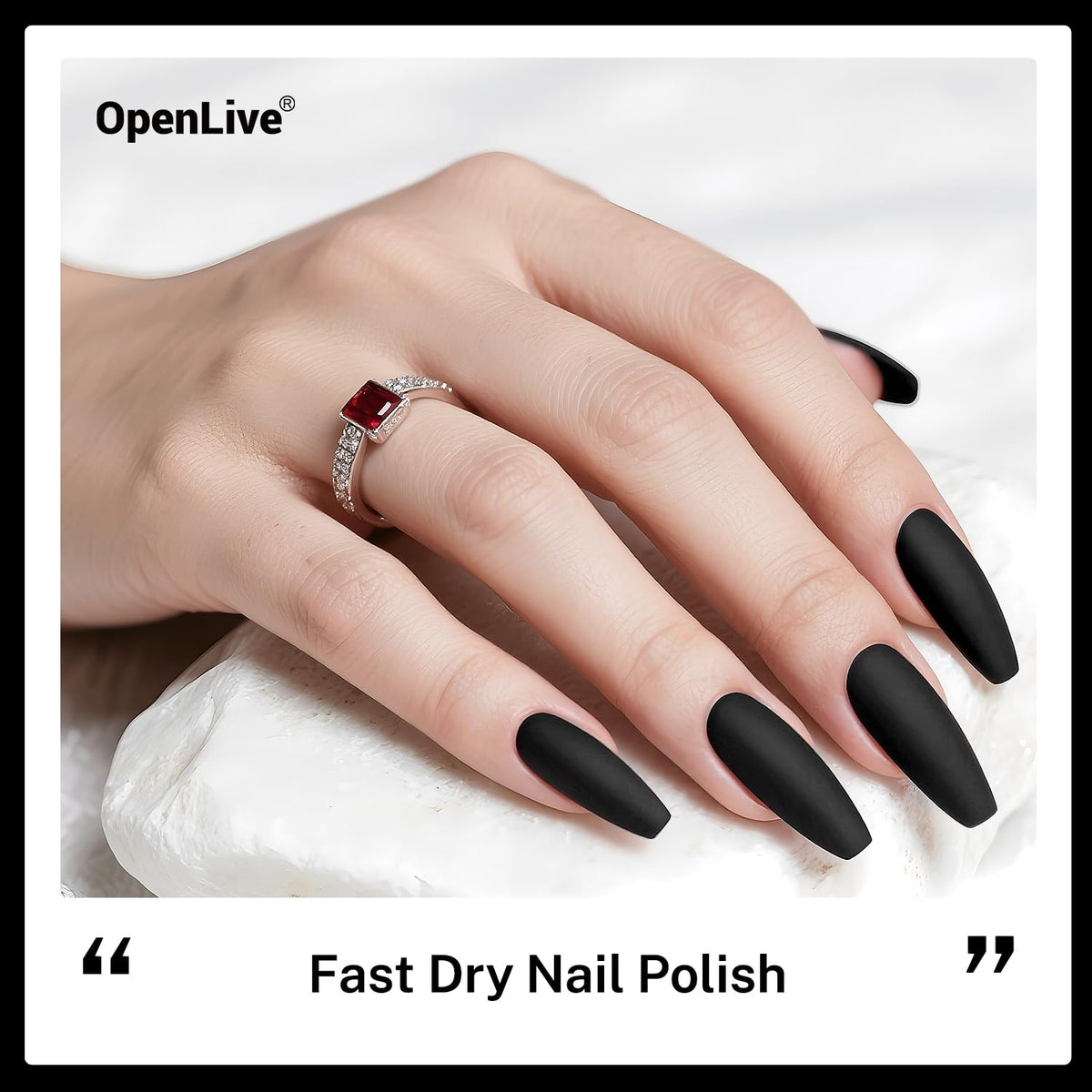 OpenLive vernis à ongles noir 16,5ml sur un fond blanc