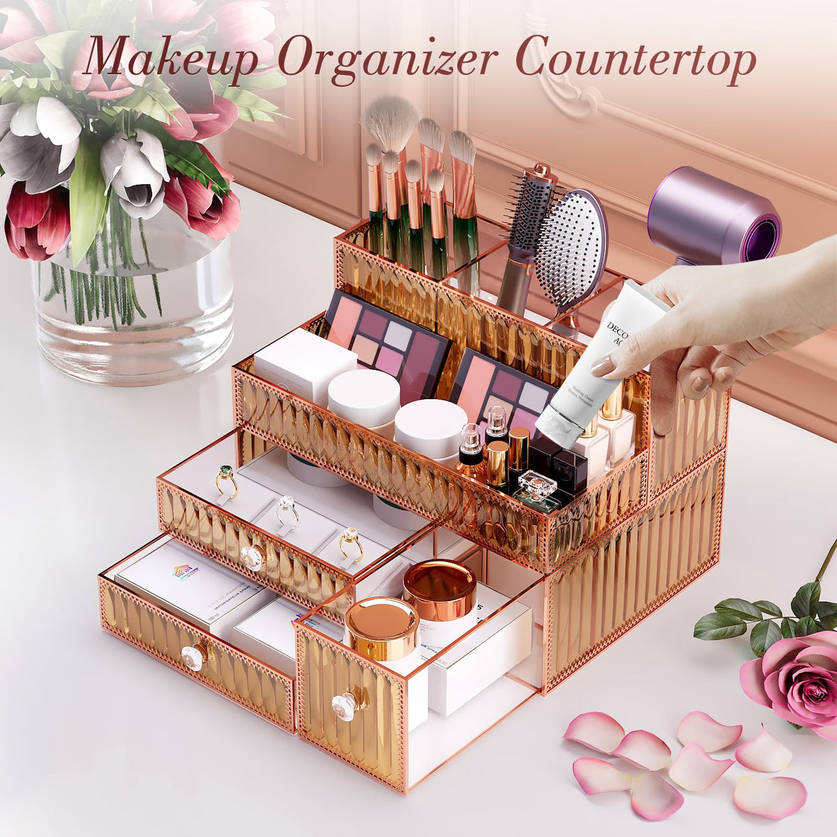 Organisateur de maquillage avec pinceaux et rouges à lèvres