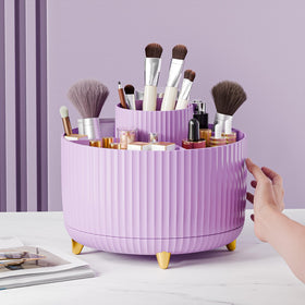 Organisateur de maquillage fanado dans une salle de bain