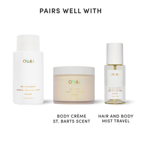 OUAI Gel Douche St. Barts à côté de produits de beauté