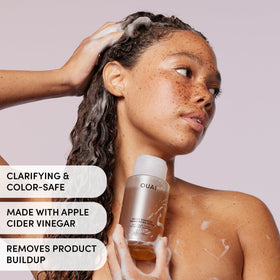 OUAI Shampoo Détox 473 ml vue arrière montrant les ingrédients