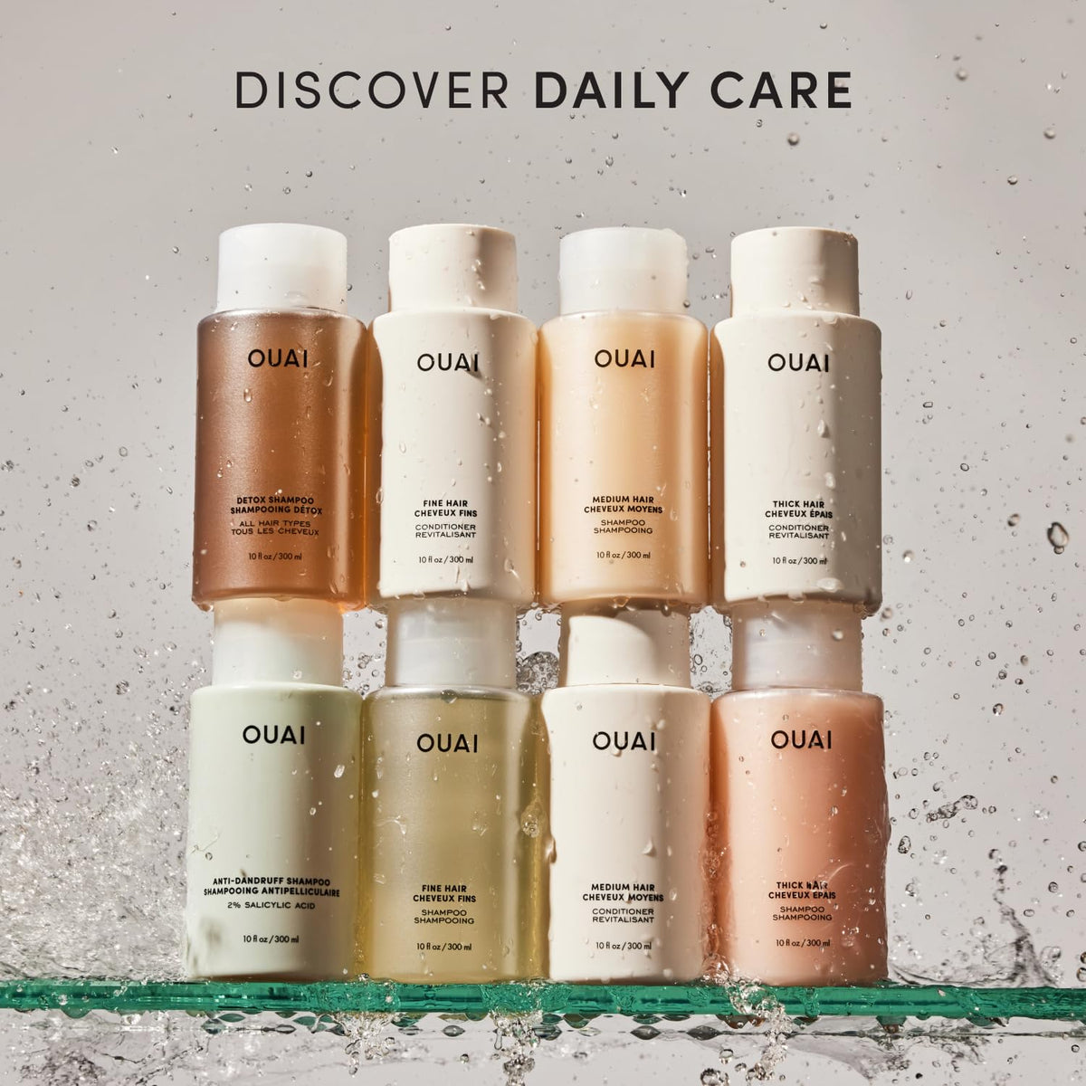 OUAI Shampoo Épaississant affiché dans un cadre de salle de bain