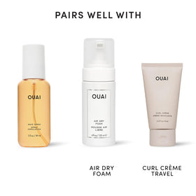 OUAI Spray de Texture avec une vue rapprochée de la bouteille