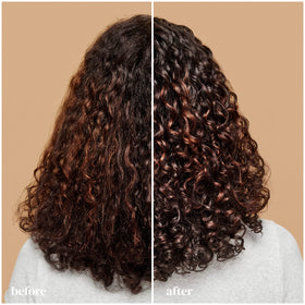 Ouidad Gel Anti-Frizz dans une salle de bain