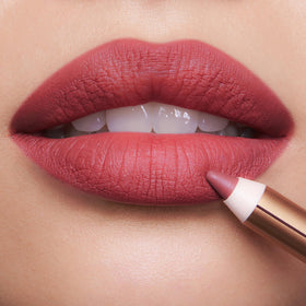 Packaging du crayon à lèvres Lip Cheat Charlotte Tilbury