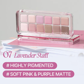 Palette CLIO ouverte montrant les 12 teintes de fards