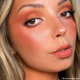 Palette ColourPop Rock On avec pinceaux à maquillage à côté