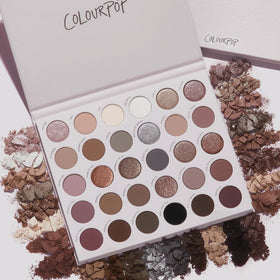 Palette Stone Cold Fox fermée avec le logo ColourPop