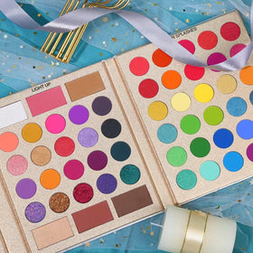 Palette UCANBE ouverte montrant les 86 teintes