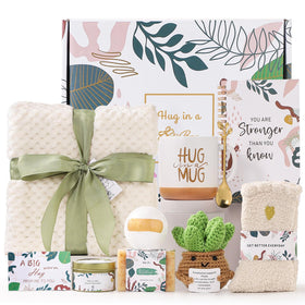 Panier cadeau APRBOX 11pcs vue de face avec couverture et mug
