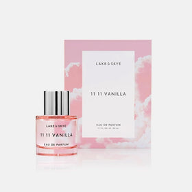 Parfum Lake & Skye 11 11 Vanille sur une surface en bois