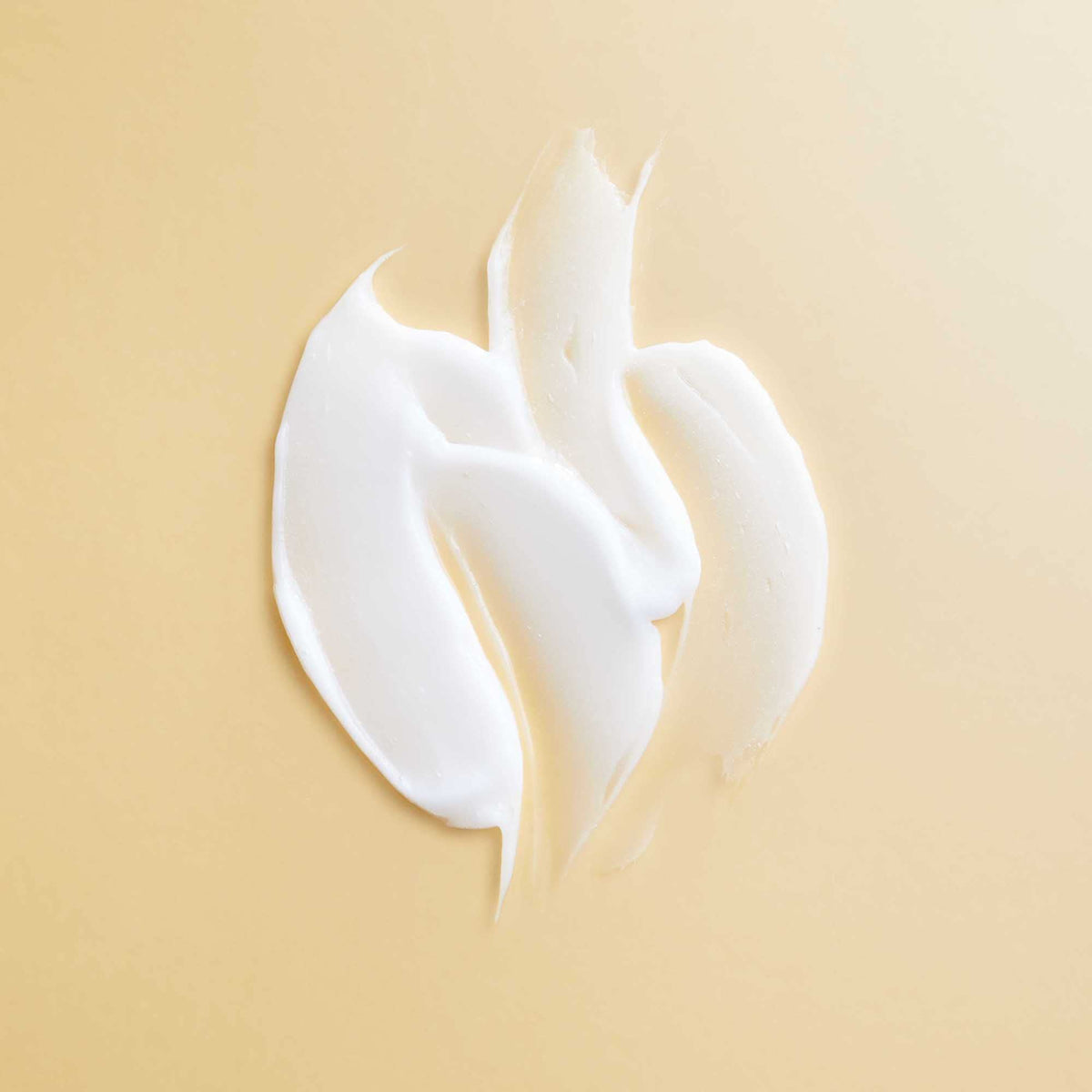PATTERN Leave-In Conditioner 110g avec un fond naturel