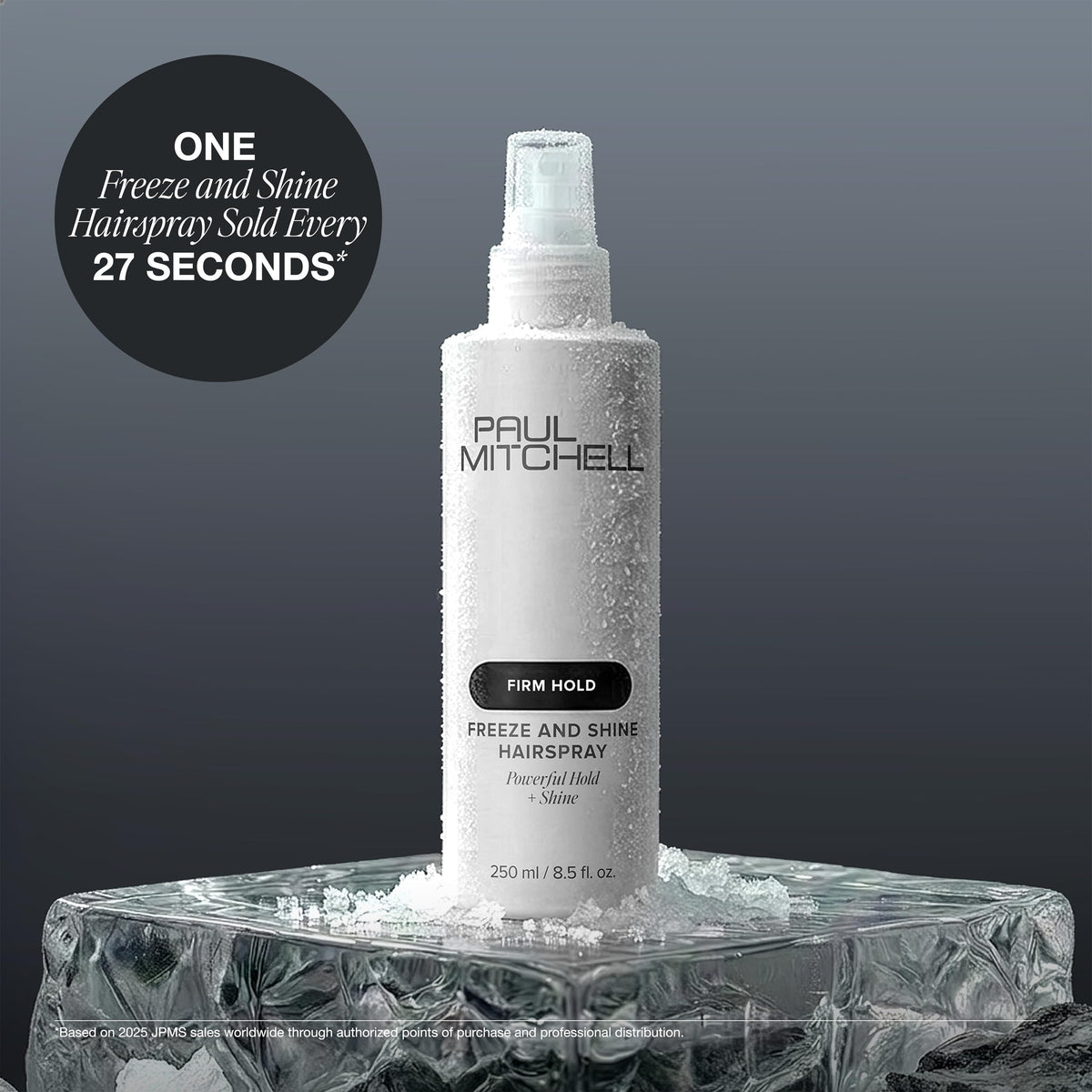 Paul Mitchell Freeze and Shine Laque à côté d'autres produits de coiffage