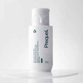 Peeling visage Prequel avec squalane sur un fond neutre