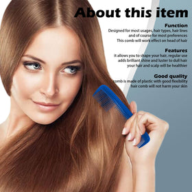 Peigne Soft 'N Style en bleu marine en gros plan