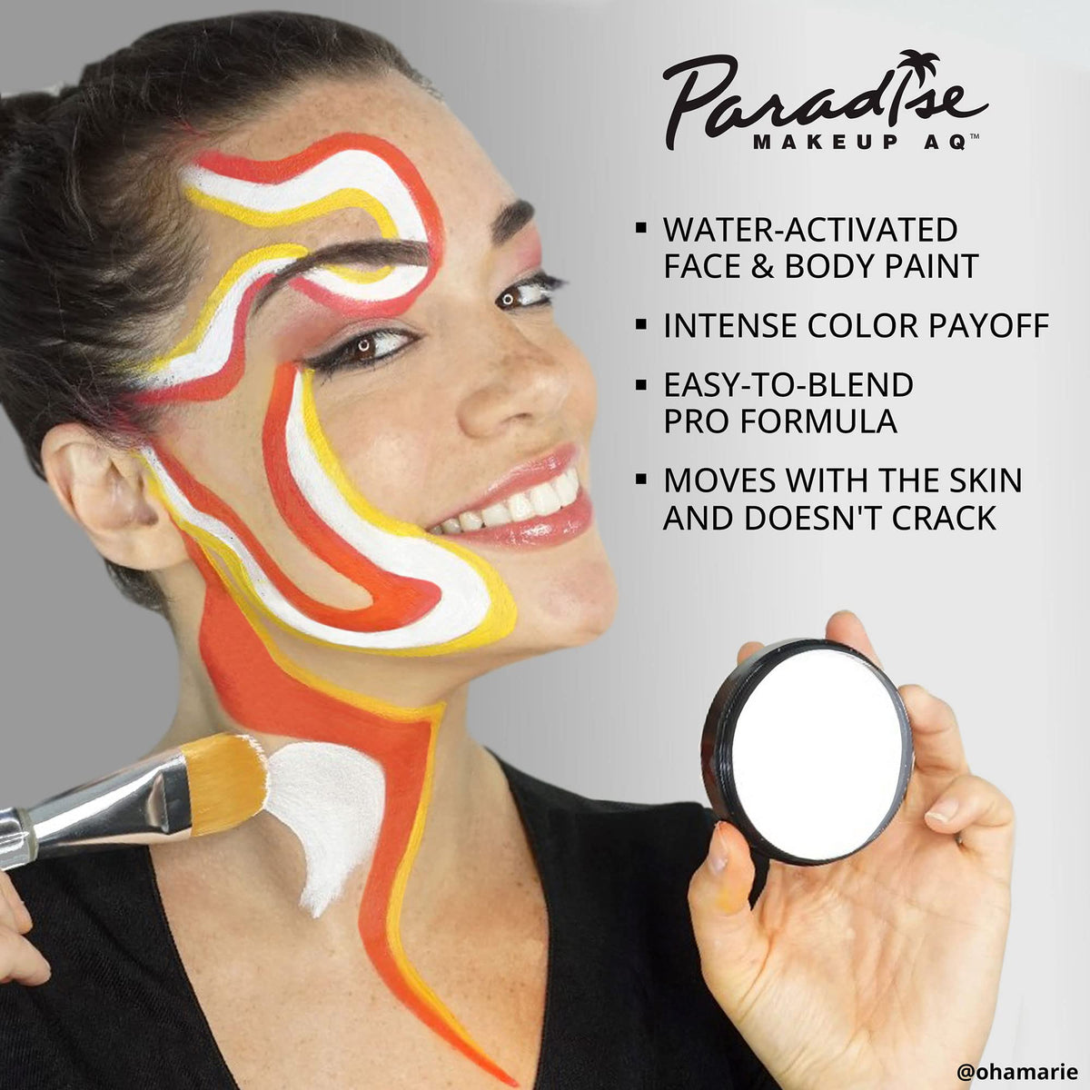 Peinture de corps AQ verte Mehron sur le visage lors d'un cosplay