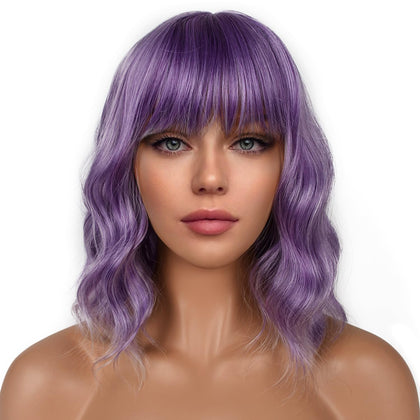 Perruque courte bob LANCAINI violette avec frange vue de face