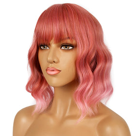 Perruque LANCAINI bob courte en rose pastel sur fond blanc