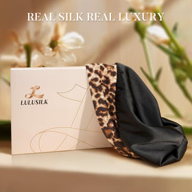 Personne portant le bonnet en soie LULUSILK lors d'une sortie