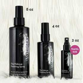 Personne utilisant le spray fixateur SKINDINAVIA en extérieur