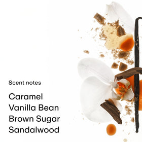 PHLUR Brume Corporelle Caramel 141g en situation sur une coiffeuse