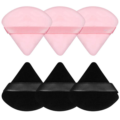 Pimoys Poudres Puff Triangle en velours rose et noir, vue de face