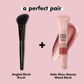 Pinceau à Blush Anglé e.l.f. utilisé avec du blush crème