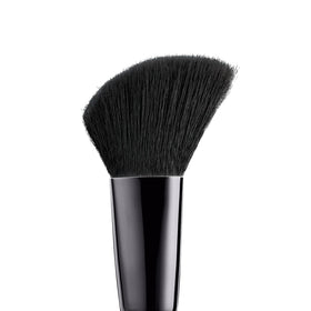 Pinceau à Blush Anglé e.l.f. vue latérale avec poignée ergonomique