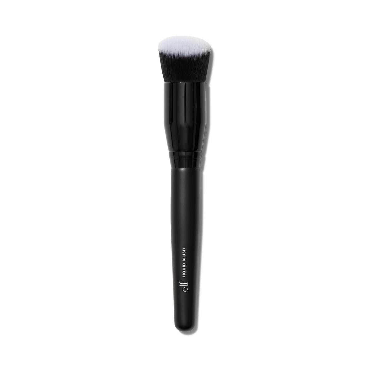 Pinceau à blush liquide e.l.f. vue de face avec tête anglée