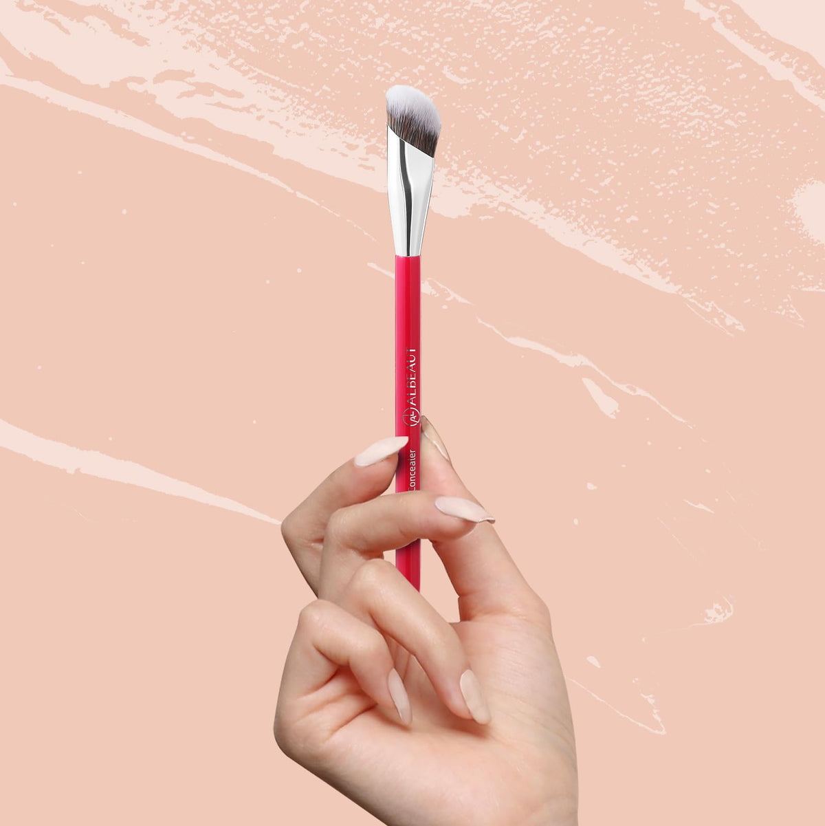 Pinceau à correcteur ALBEAUT 193 utilisé sur une peau délicate