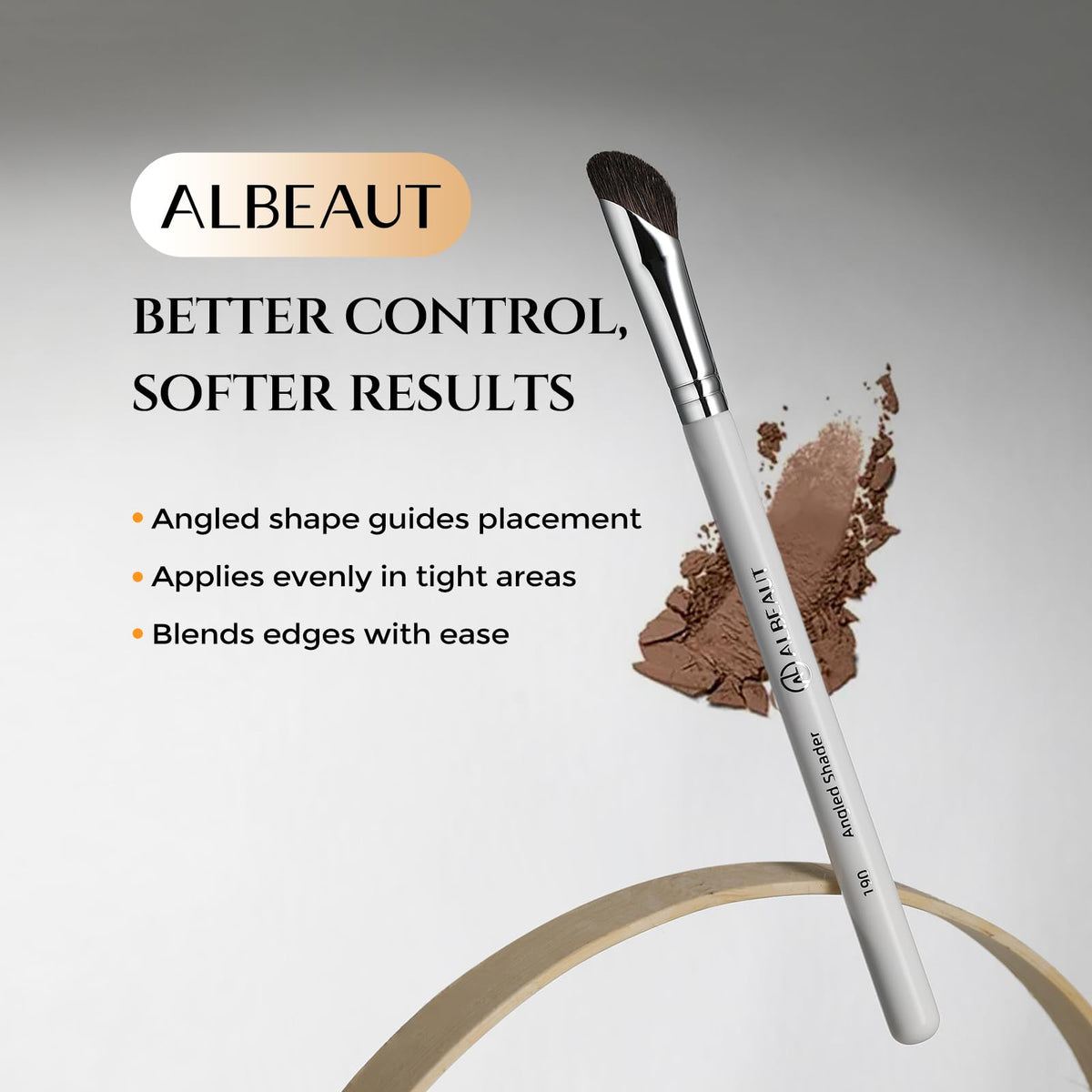 Pinceau à paupières angulé ALBEAUT dans un étui de maquillage
