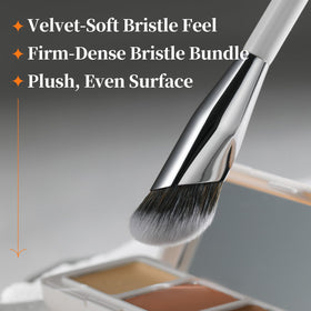 Pinceau correcteur ALBEAUT utilisé sur le visage