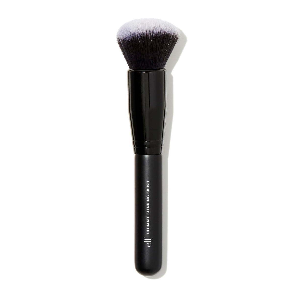 Pinceau de maquillage dôme e.l.f. vue de face avec poils synthétiques