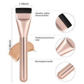 Pinceau fond de teint BEAUTYFACTOR en utilisation sur le visage