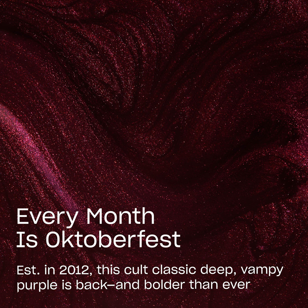 Pinceau large du vernis OPI Every Month is Oktoberfest, permettant une application uniforme