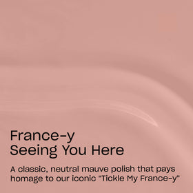 Pinceau large du vernis OPI France-y Seeing You Here pour application homogène