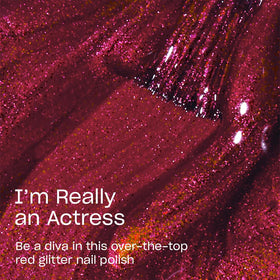 Pinceau large du vernis OPI I’m Really an Actress pour une application uniforme