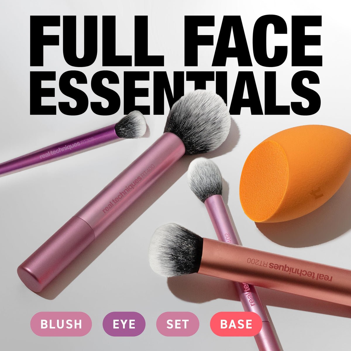 Pinceau RT400 Blush Brush de Real Techniques en gros plan