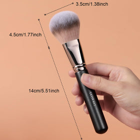 Pinceau TEOYALL dans une trousse de maquillage