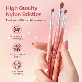 Pinceaux à ongles MelodySusie en usage sur des ongles