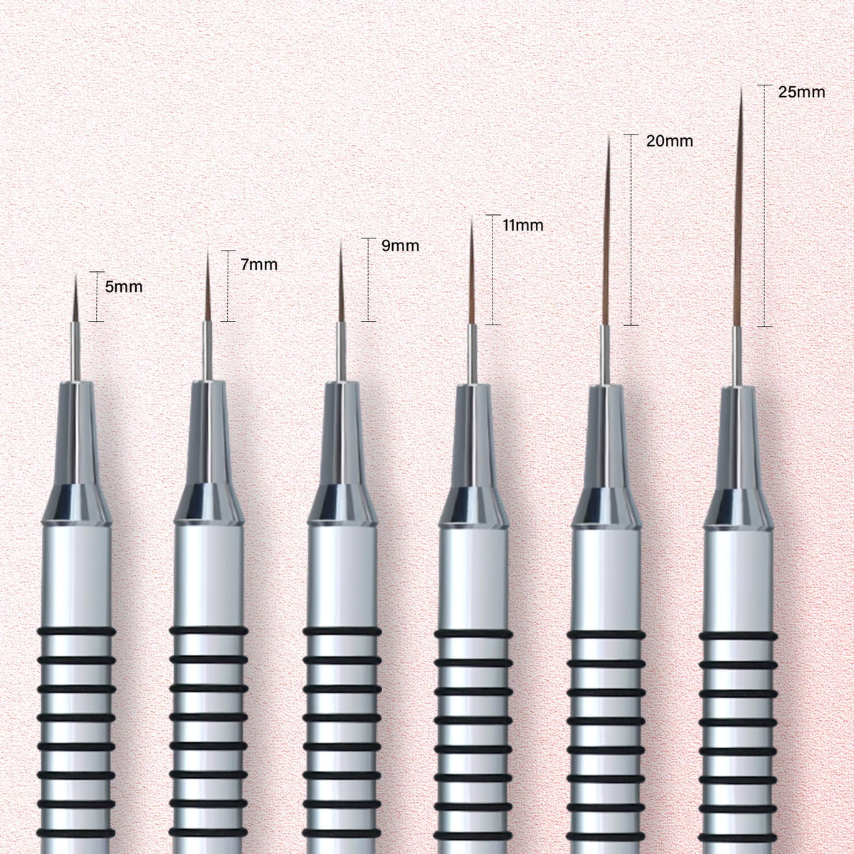Pinceaux de nail art Komall dans leur emballage