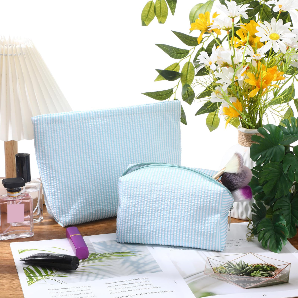 Pochette Huhumy présentée comme cadeau avec un ruban